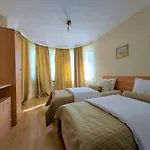 Pinerose Hotel