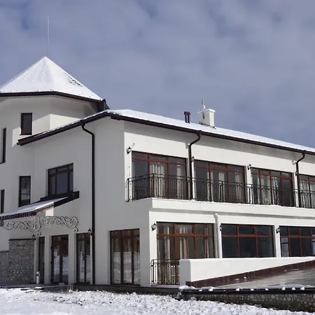 Pinerose Hotel